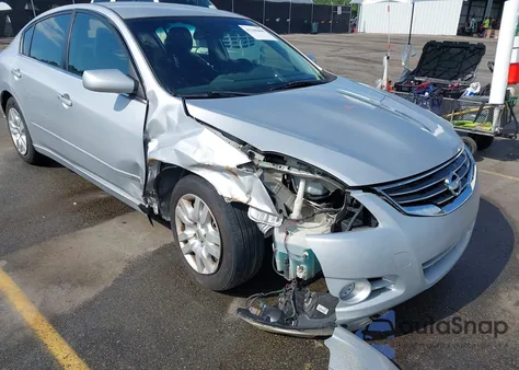 2010 Nissan Altima 2.5 S z USA, uszkodzony, nr VIN 1N4AL2AP4AN558785